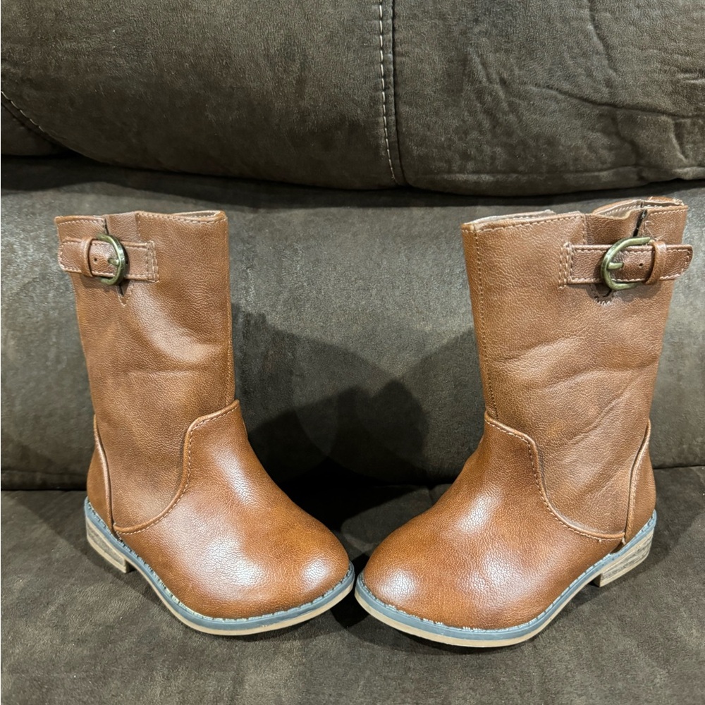 Baby girls size 6 Cat & Jack boots. Used and in great condition